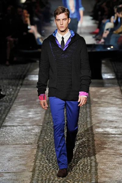 Look 26